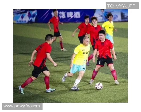 最新足球星期一比赛结果精彩回顾 各大联赛激战正酣精彩纷呈